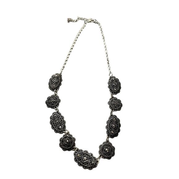 Silver Tone Necklace - Picture 1 of 9